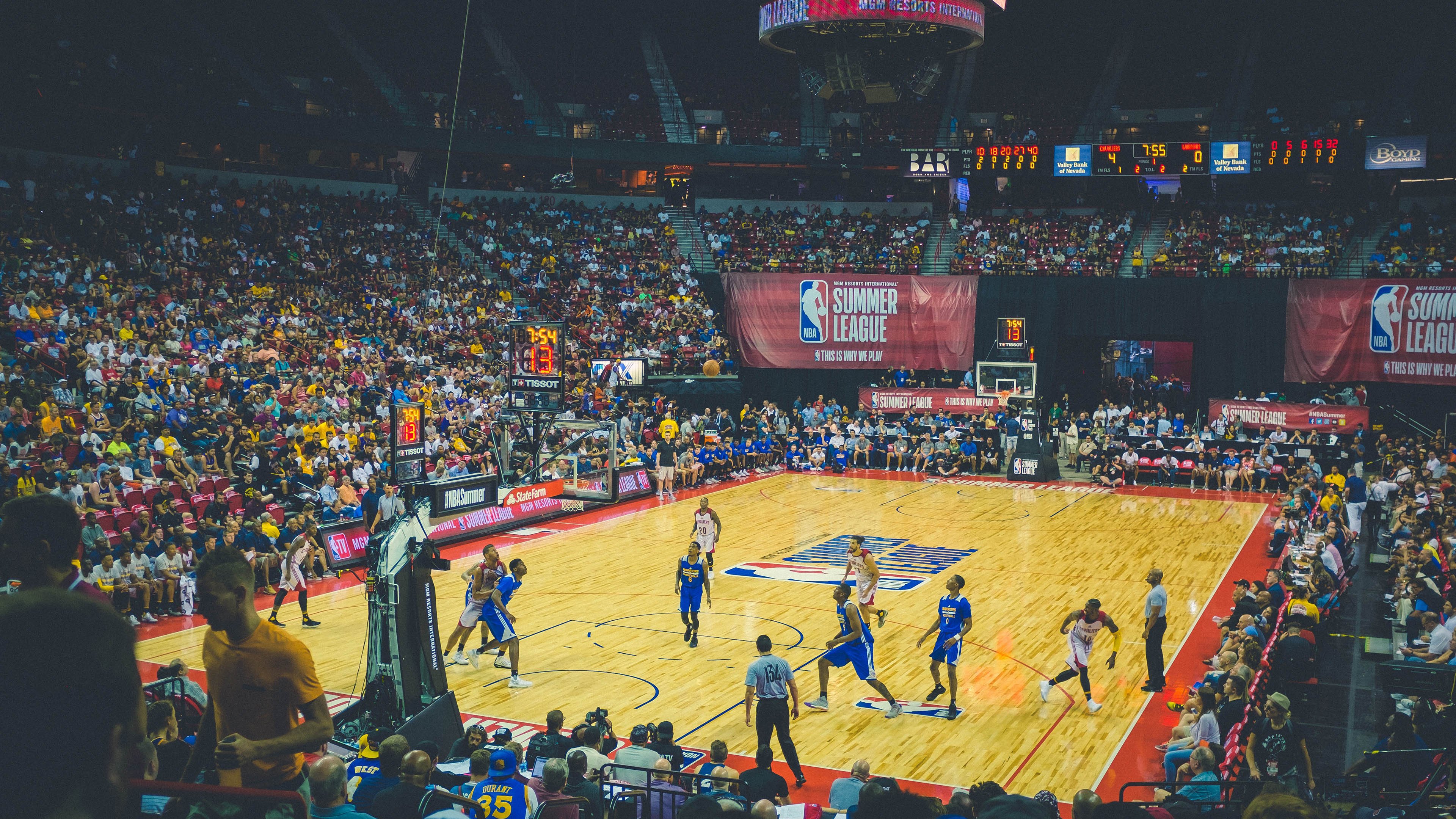 76人召开球员会议共同制定团队目标与承诺，76人队介绍